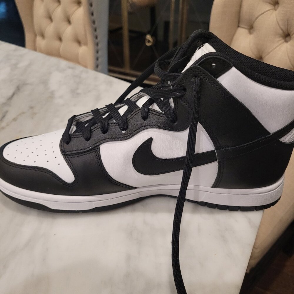 Nike Retro Hightop Shoes